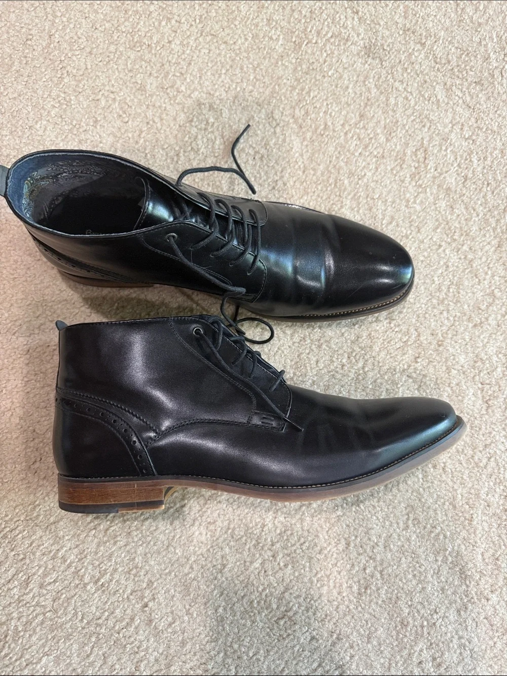 Men's Black Leather Chukka Boots — Sleek Lace-Up Casual Dress